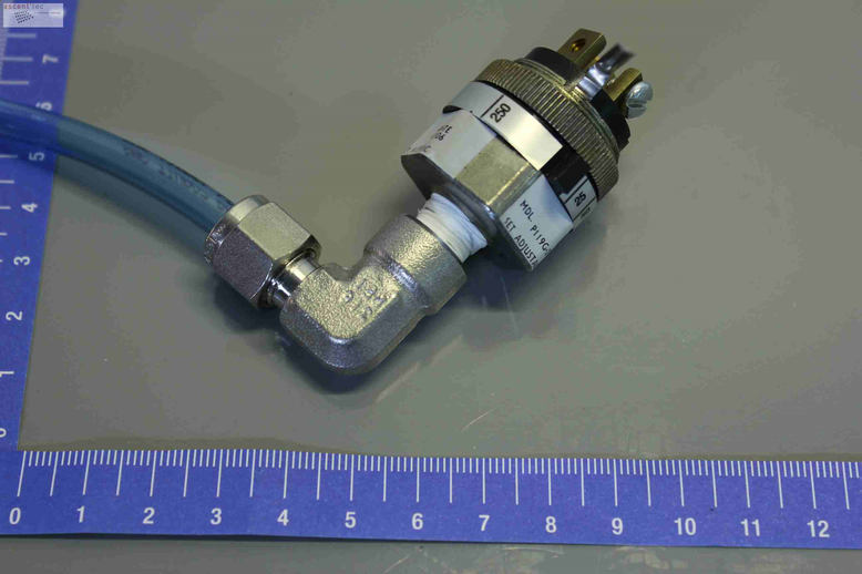 ZINC ALLOY PRESSURE SWITCH, USED