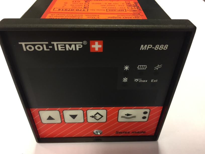 TEMPERATURE CONTROLLER MP-888 INPUT: 210-240VAC OUTPUT: 0-10V 